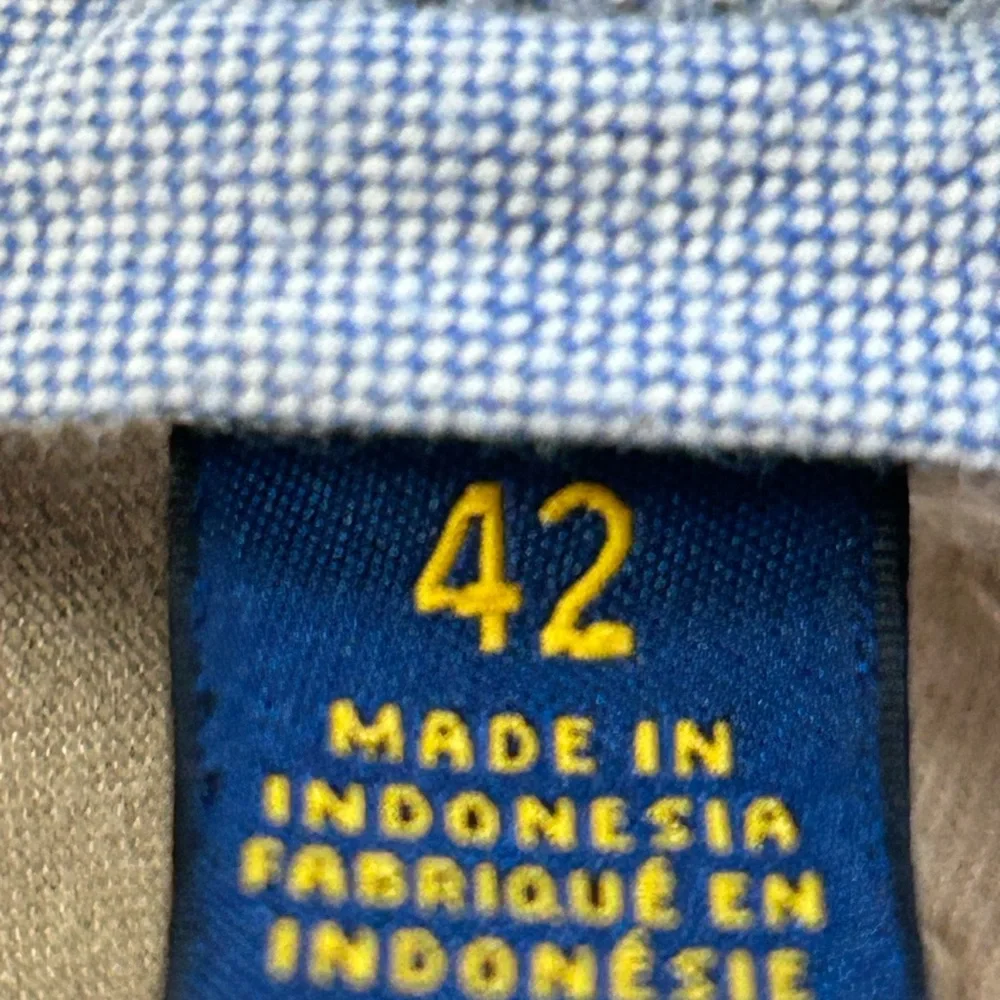 Polo Ralph‎ Lauren, men’s size 42 stretch classic fit khaki shorts
